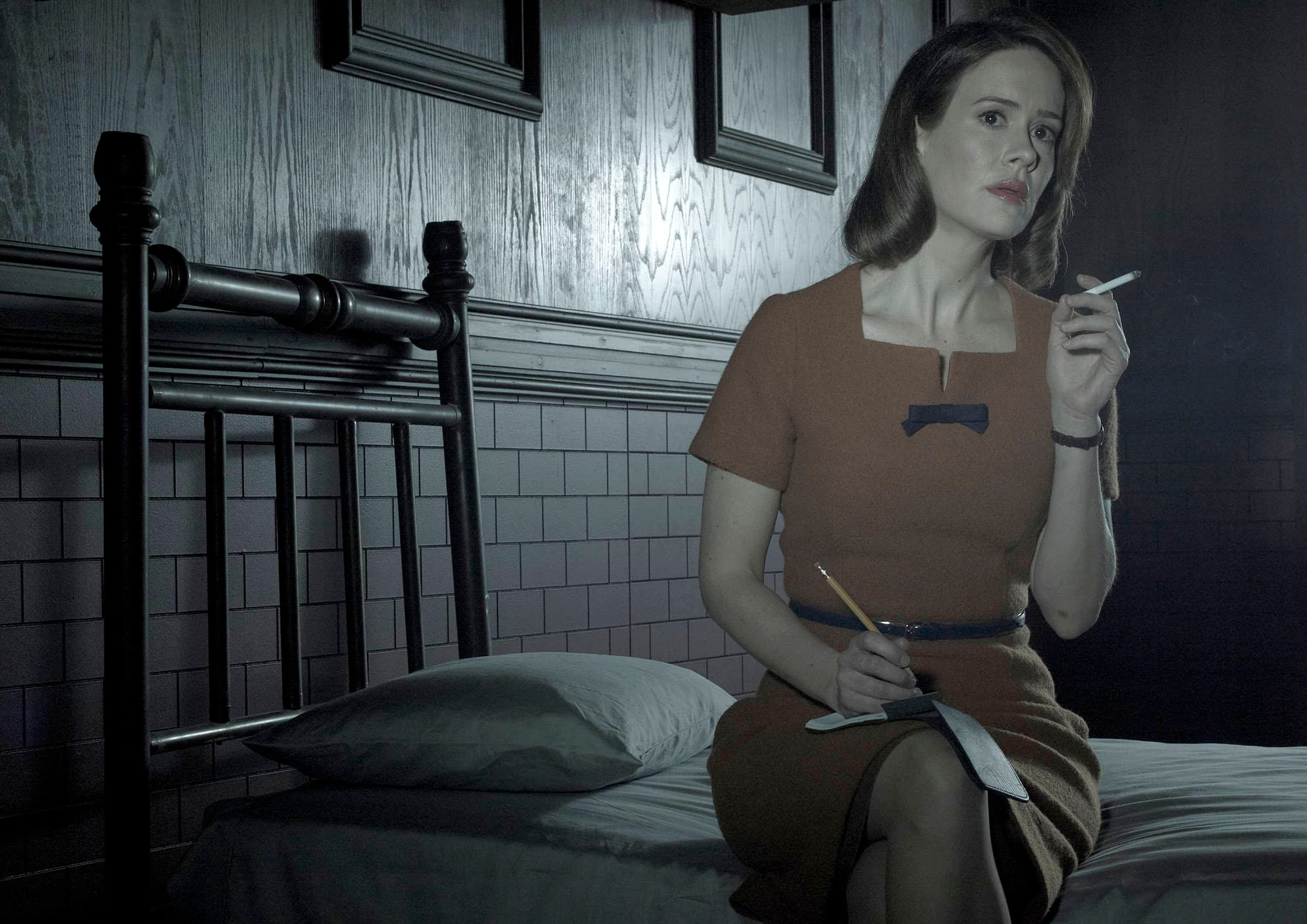 Sarah Paulson on hospital bed